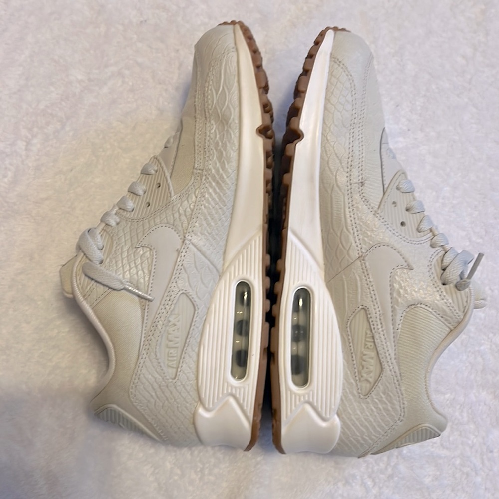 Air max 90 new with box UNISEX display shoes size 12 women which are 10.5 men